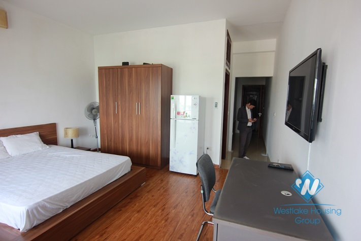 Bright and airy studio apartment for rent in Xuan Dieu alley, Tay Ho, Hanoi